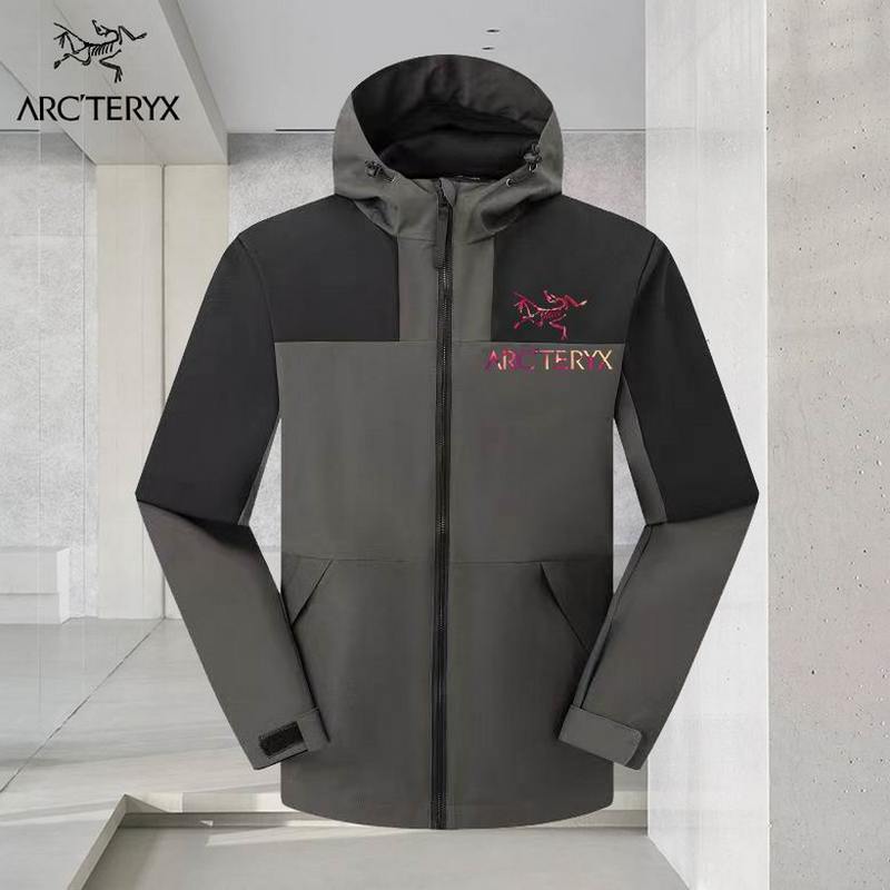 ARC'TERYX Men's Outwear 55